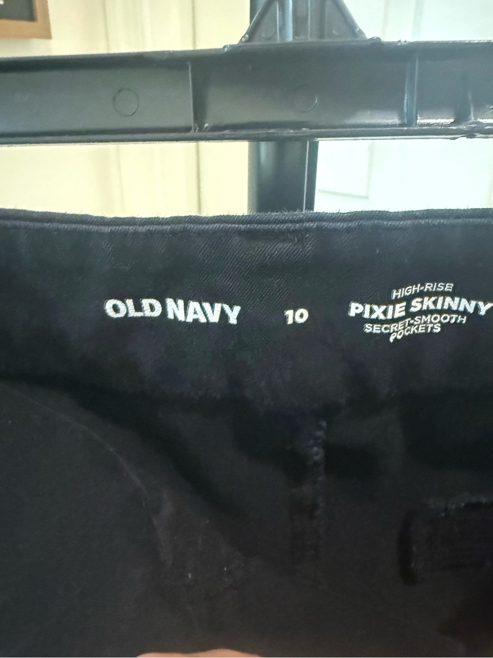 Old Navy Black High-Rise Pixie Skinny Pants